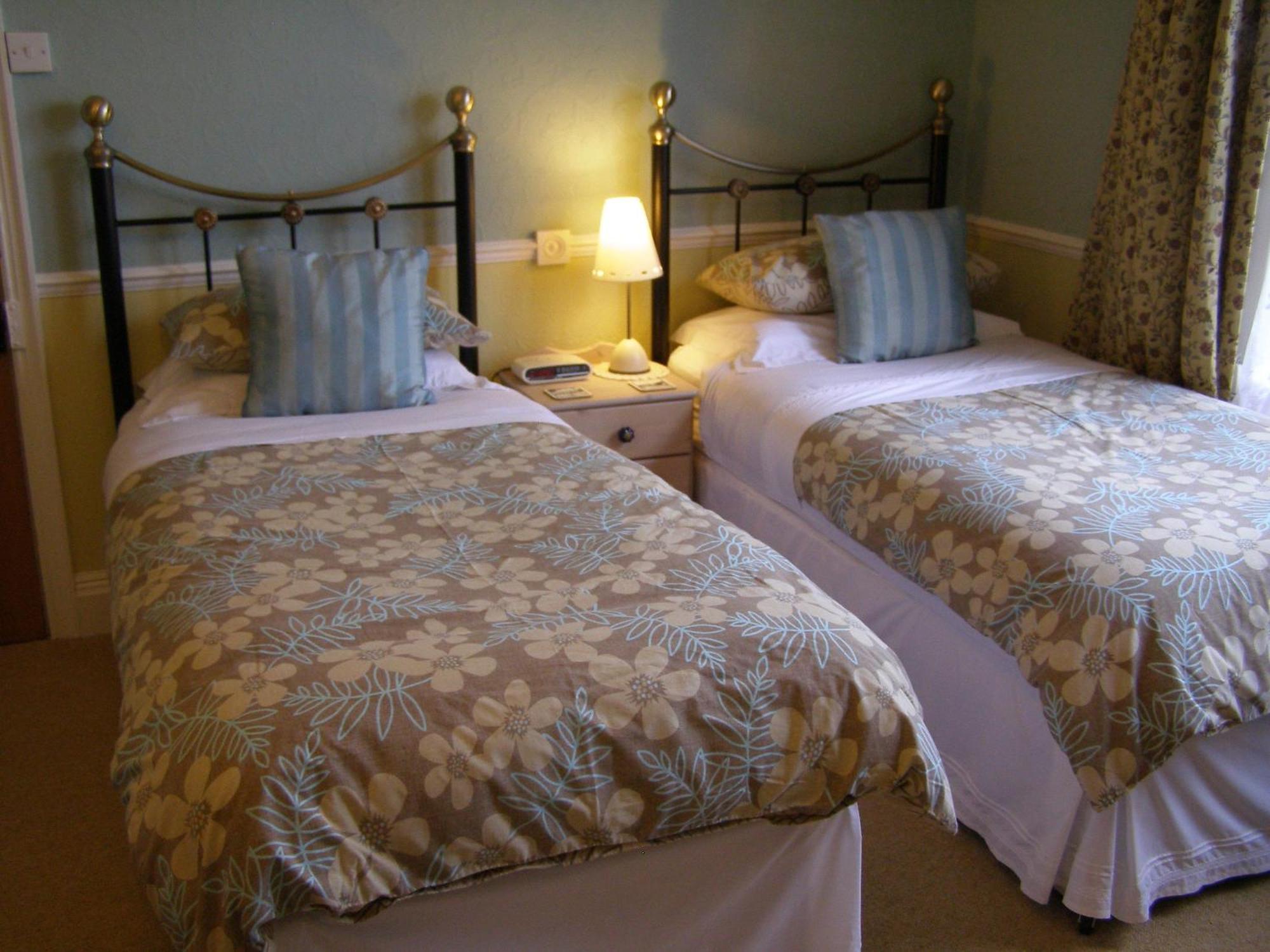 Anton Guest House Bed And Breakfast Шрусбери Экстерьер фото