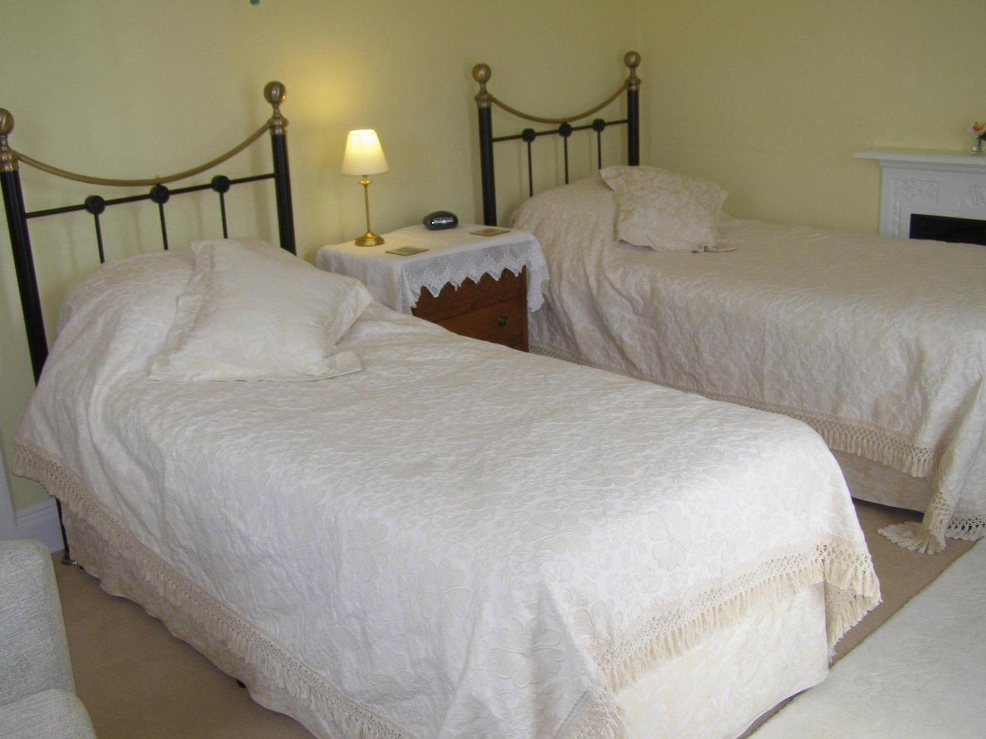 Anton Guest House Bed And Breakfast Шрусбери Экстерьер фото