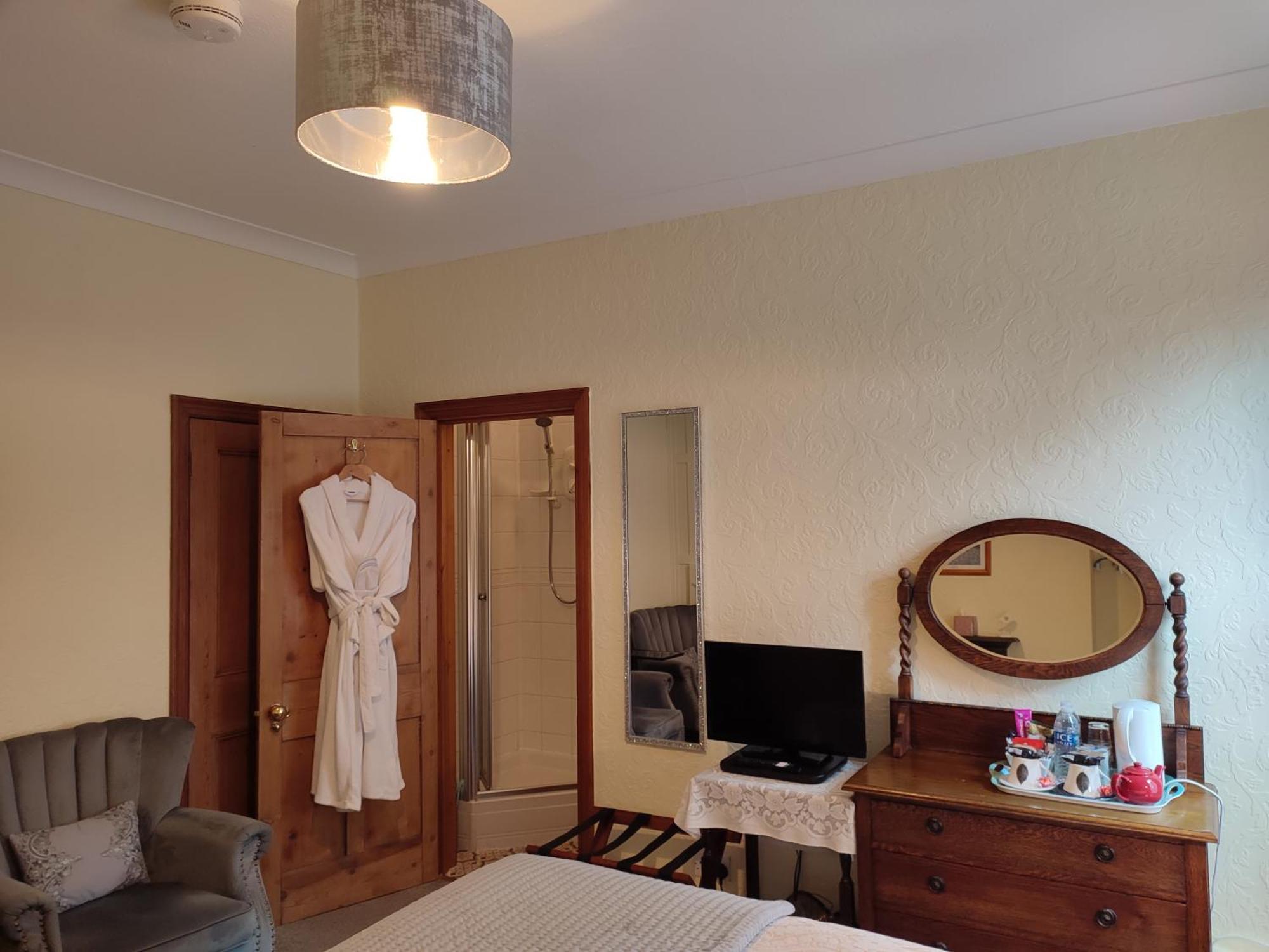 Anton Guest House Bed And Breakfast Шрусбери Экстерьер фото