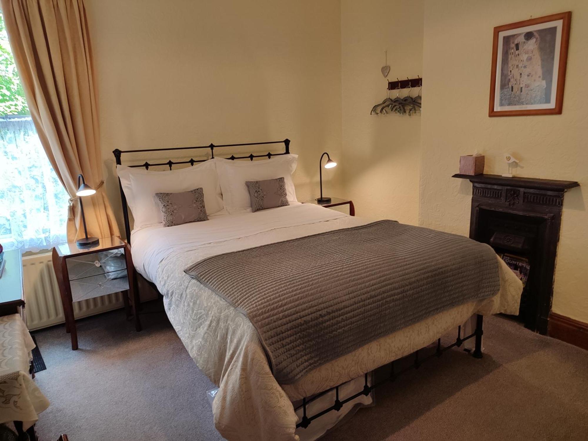 Anton Guest House Bed And Breakfast Шрусбери Экстерьер фото