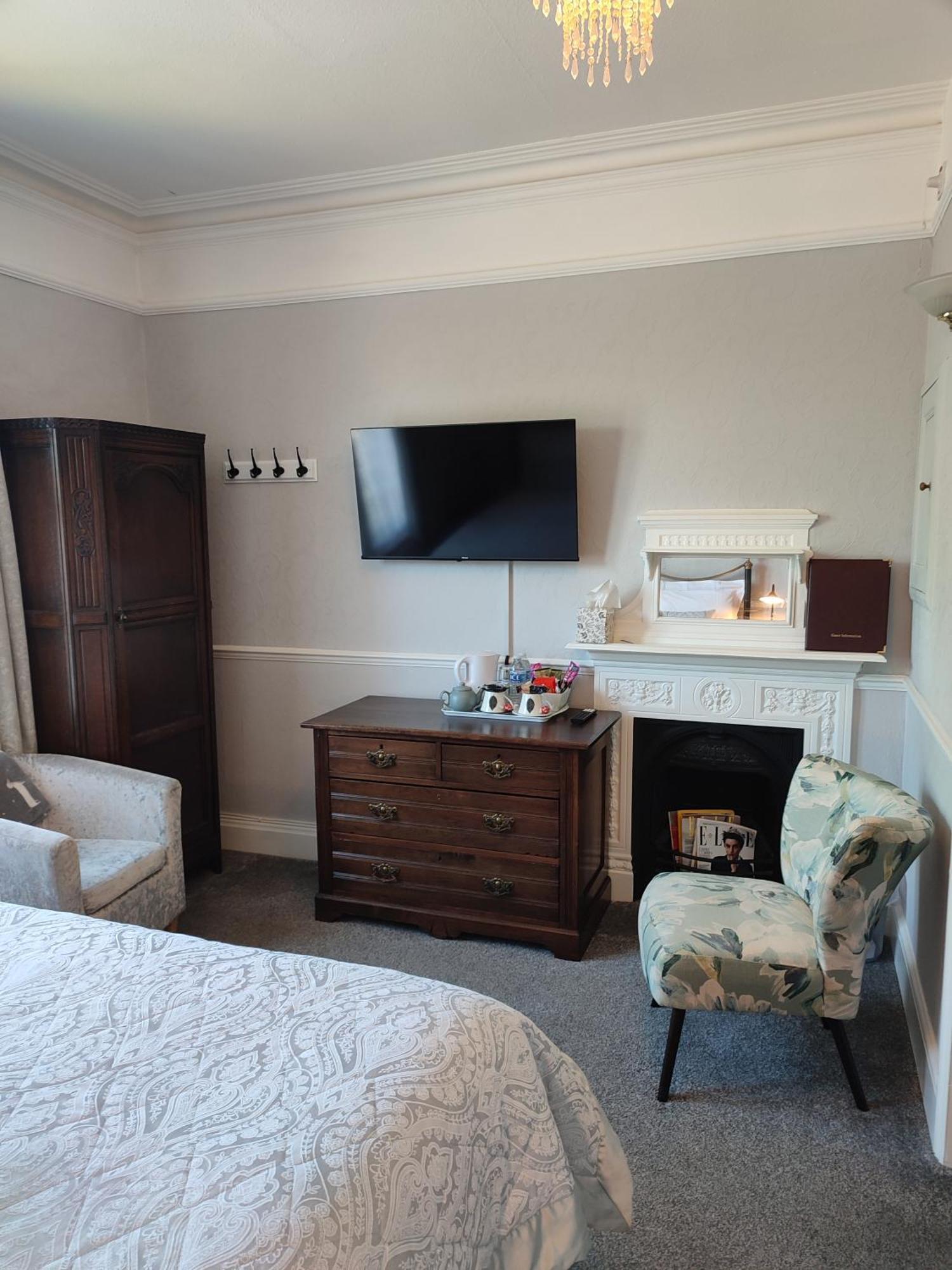 Anton Guest House Bed And Breakfast Шрусбери Экстерьер фото